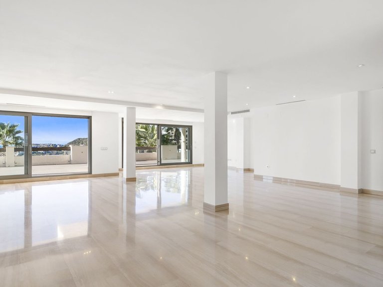 Apartment for Sale in Benahavís, Malaga 6