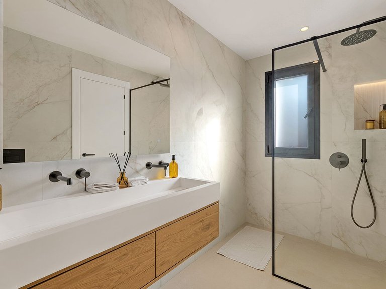 Town House for Sale in The Golden Mile, Malaga 14