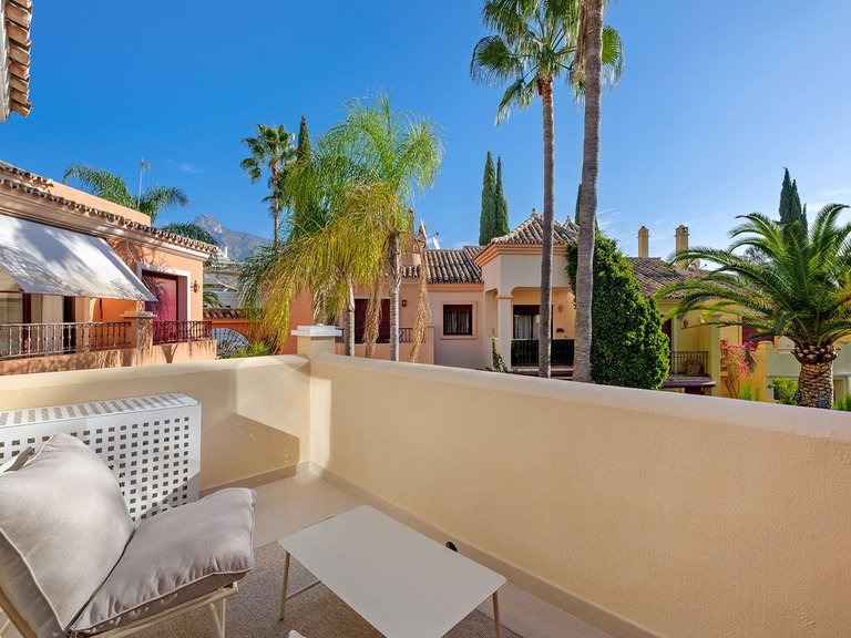 Town House for Sale in The Golden Mile, Malaga 16