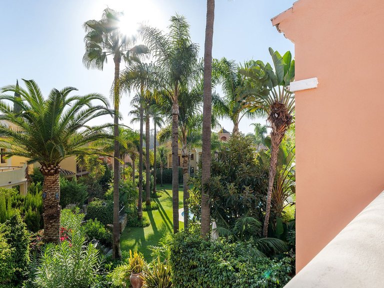 Town House for Sale in The Golden Mile, Malaga 17