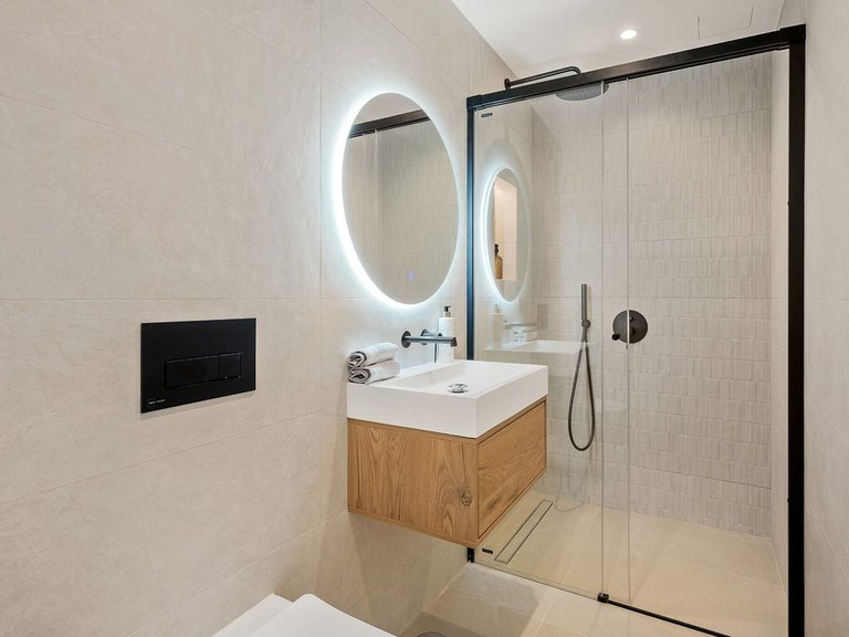 Town House for Sale in The Golden Mile, Malaga 19