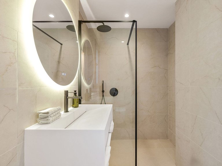 Town House for Sale in The Golden Mile, Malaga 22