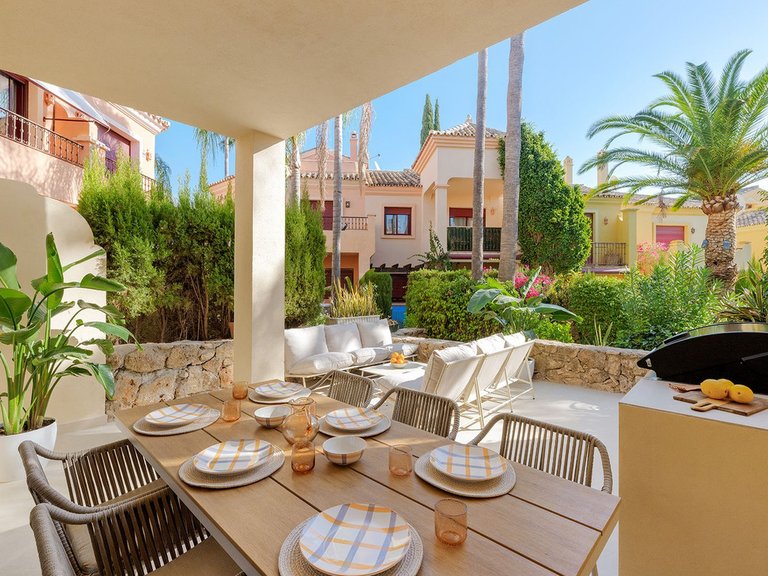 Town House for Sale in The Golden Mile, Malaga 32