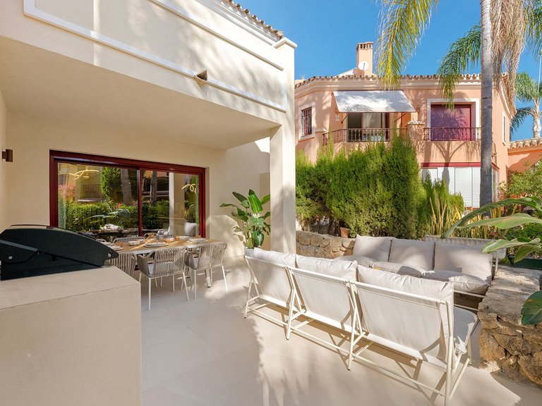 Town House for Sale in The Golden Mile, Malaga 34