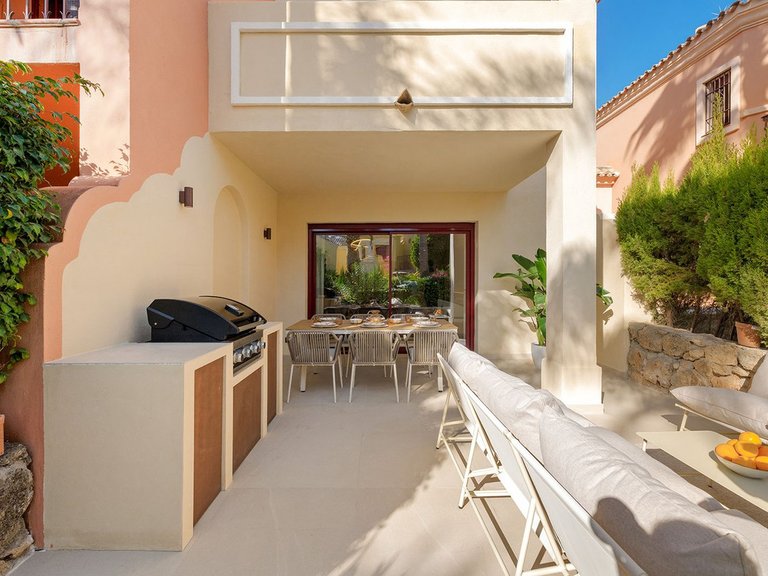 Town House for Sale in The Golden Mile, Malaga 35