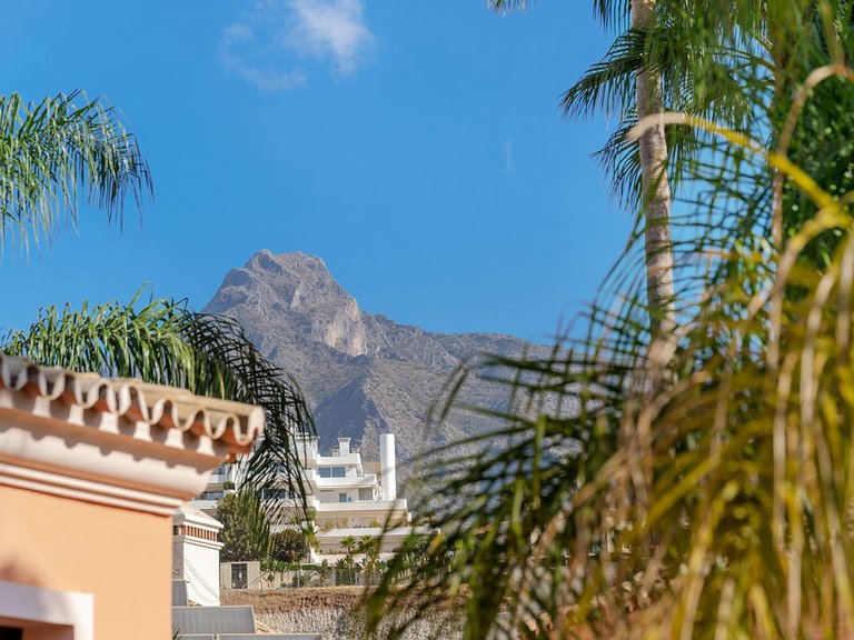 Town House for Sale in The Golden Mile, Malaga 36