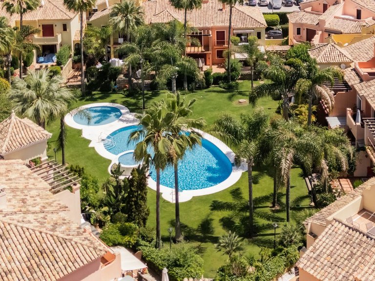 Town House for Sale in The Golden Mile, Malaga 39
