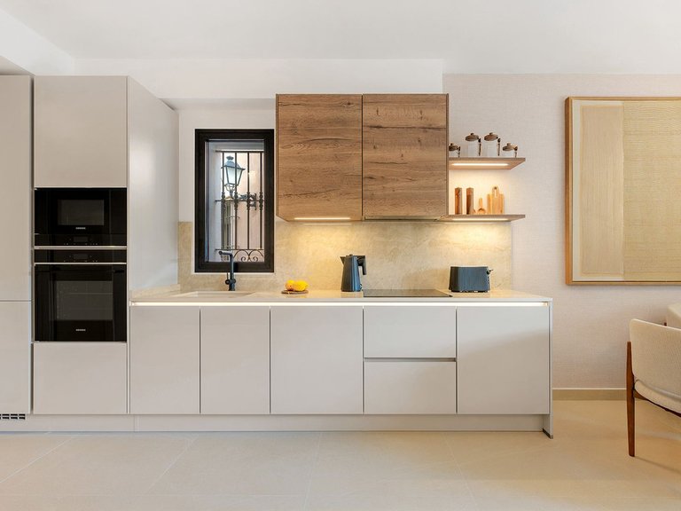 Town House for Sale in The Golden Mile, Malaga 8