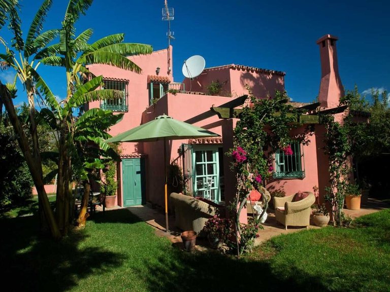 Country House for Sale in Estepona, Malaga 1