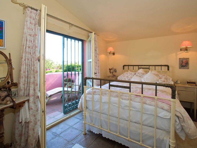 Country House for Sale in Estepona, Malaga 18