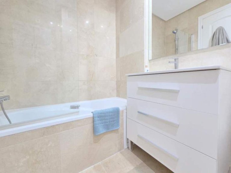 Apartment for Sale in La Duquesa, Malaga 10