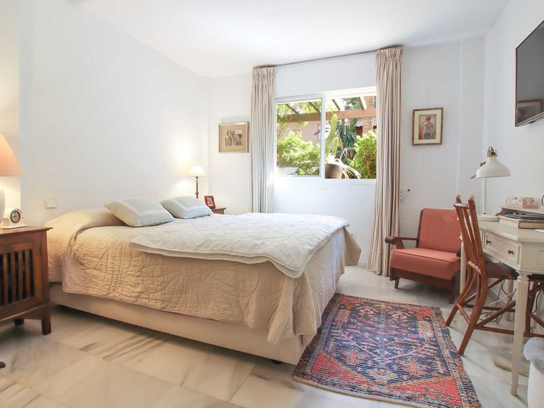 Apartment for Sale in The Golden Mile, Malaga 10
