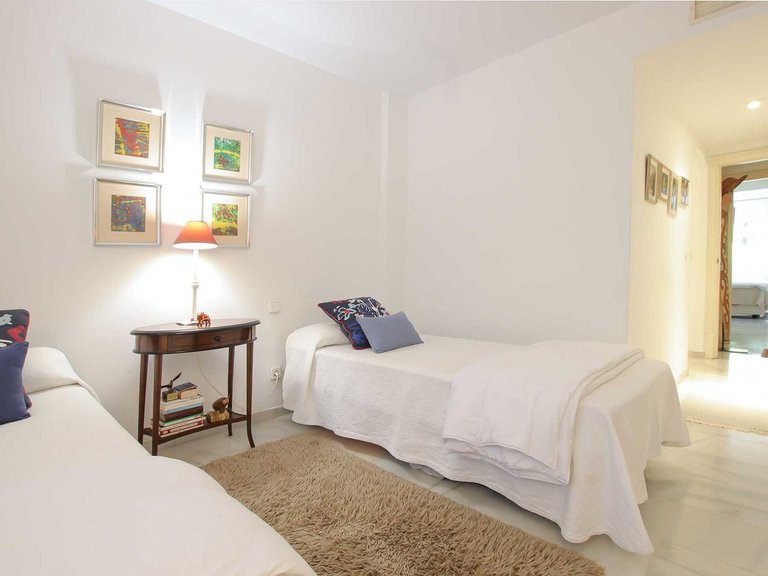 Apartment for Sale in The Golden Mile, Malaga 8