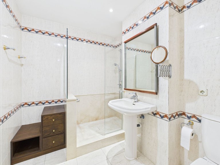 Apartment for  in Estepona, Malaga 17