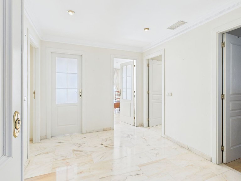 Apartment for  in Estepona, Malaga 6