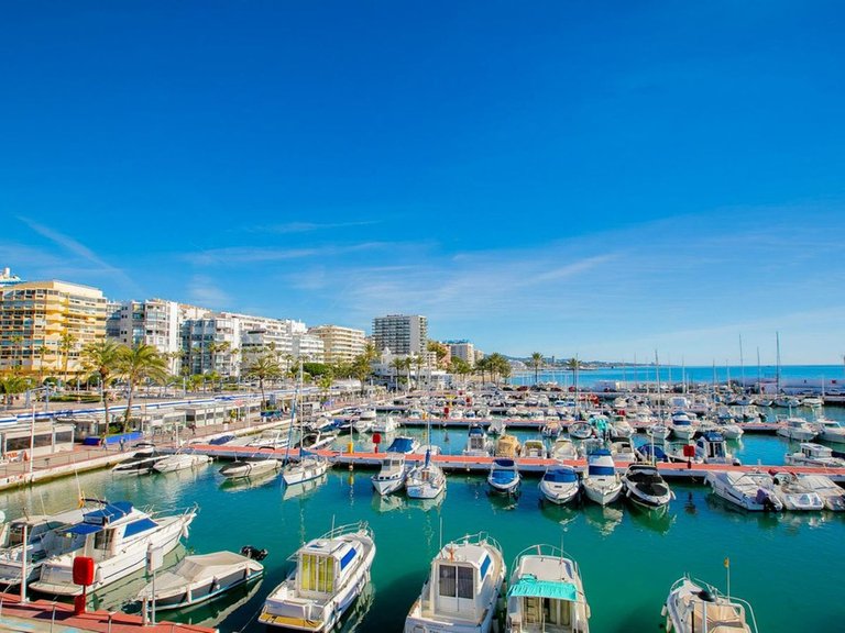 Apartment for Sale in Marbella, Malaga 21