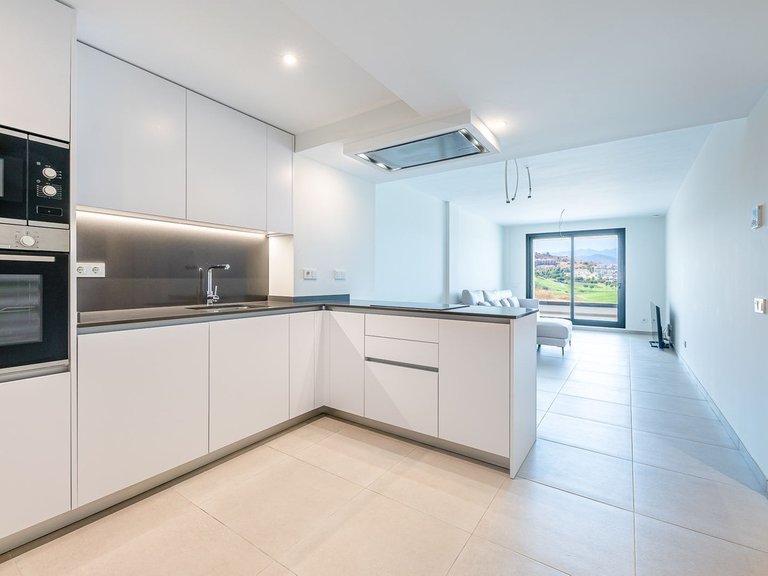 Apartment for Sale in Costa del Sol, Calanova Golf, Malaga 1