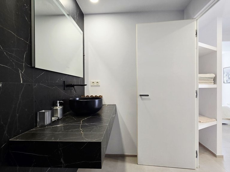 Apartment for Sale in Puerto Banús, Malaga 19