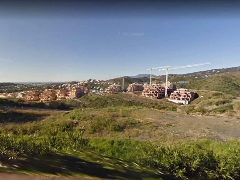 Plot for Sale in Nueva Andalucía, Malaga 1