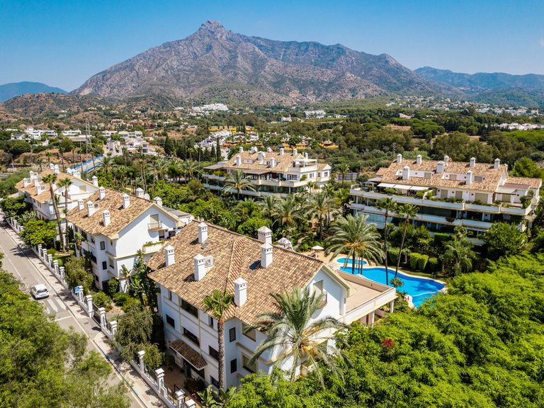 Apartment for Sale in The Golden Mile, Malaga 26