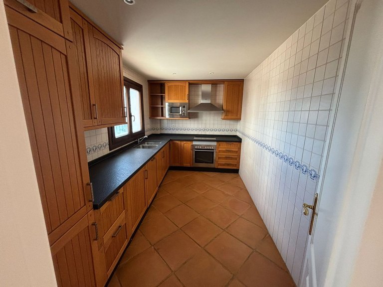 Villa for Sale in Casares, Malaga 11