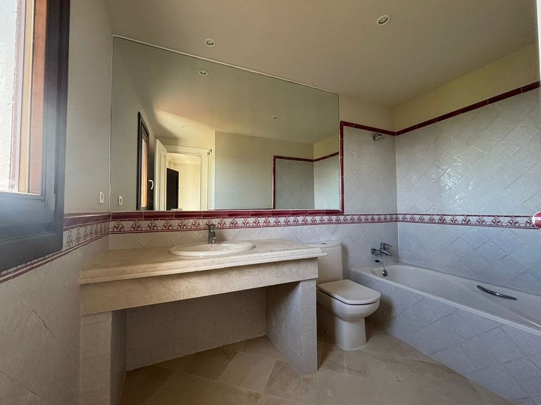 Villa for Sale in Casares, Malaga 17