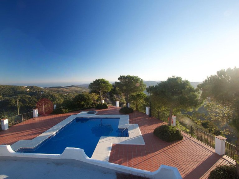 Villa for Sale in Casares, Malaga 2