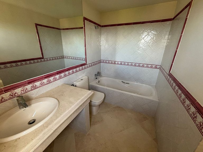 Villa for Sale in Casares, Malaga 20