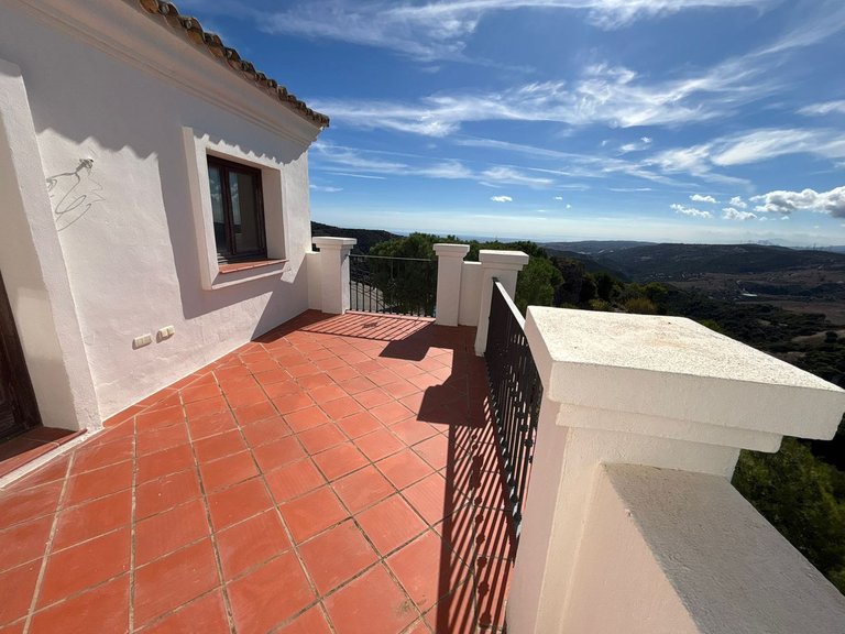 Villa for Sale in Casares, Malaga 8