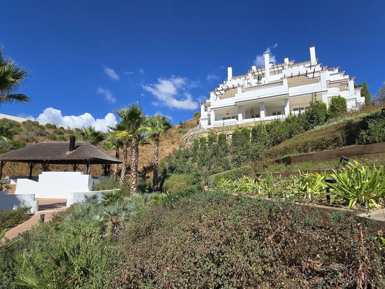 Apartment for Sale in Nueva Andalucía, Malaga 20