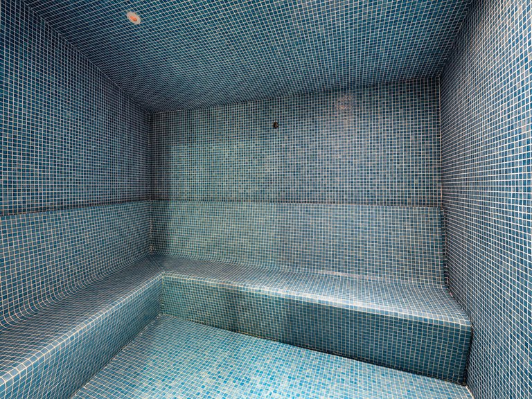 Apartment for Sale in Nueva Andalucía, Malaga 27