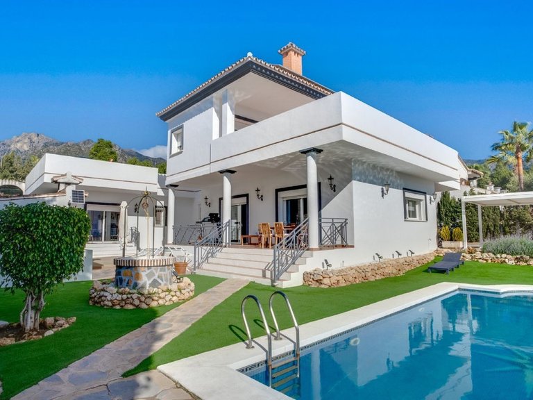 Villa for Sale in Marbella, Malaga 1