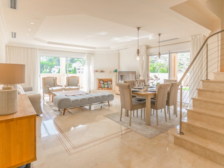 Apartment for Sale in Nueva Andalucía, Malaga 1