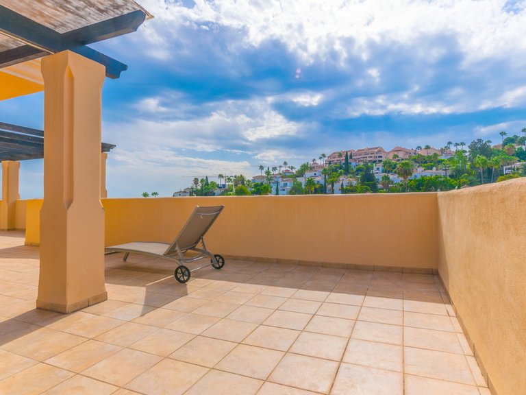 Apartment for Sale in Nueva Andalucía, Malaga 11