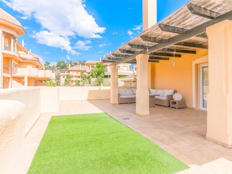 Apartment for Sale in Nueva Andalucía, Malaga 14