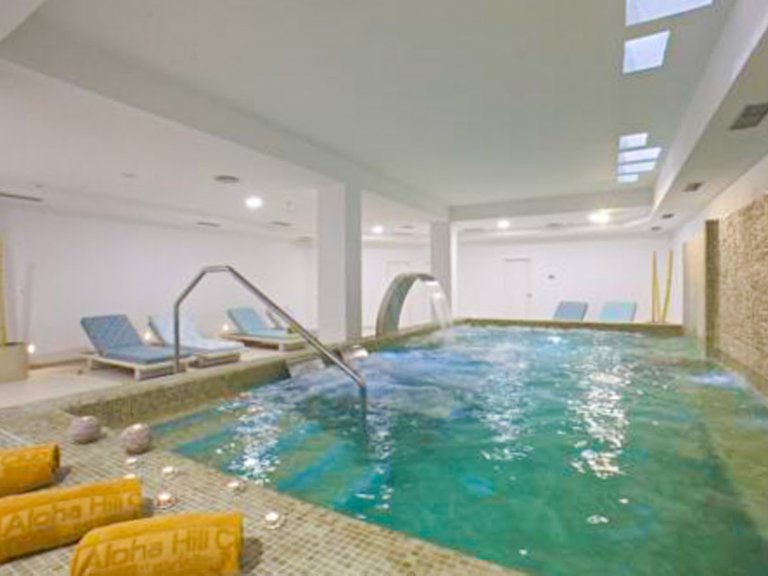 Apartment for Sale in Nueva Andalucía, Malaga 23