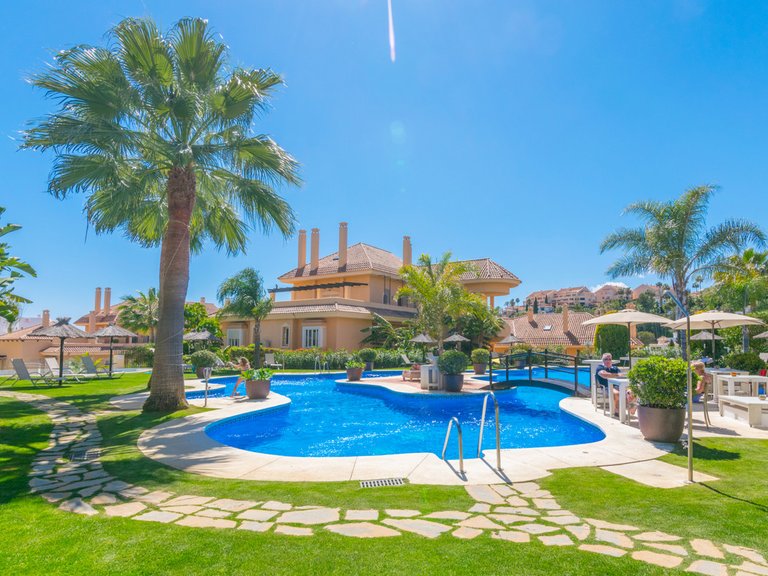 Apartment for Sale in Nueva Andalucía, Malaga 28