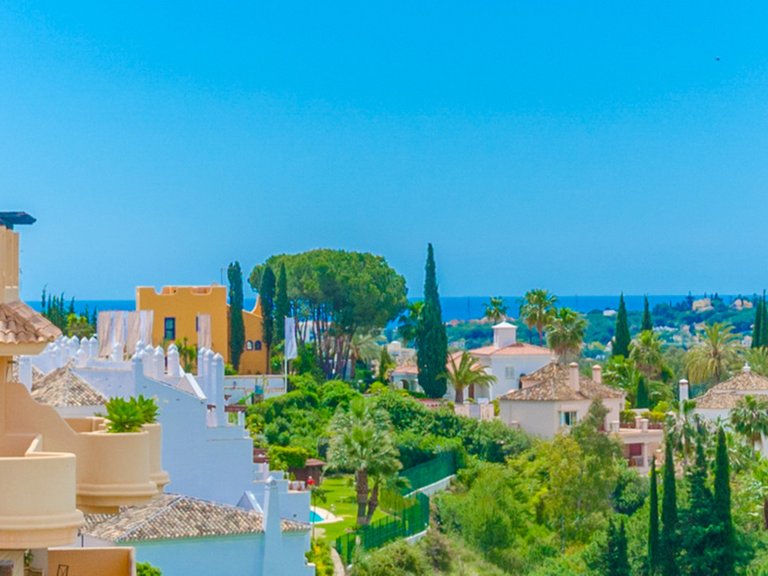 Apartment for Sale in Nueva Andalucía, Malaga 5