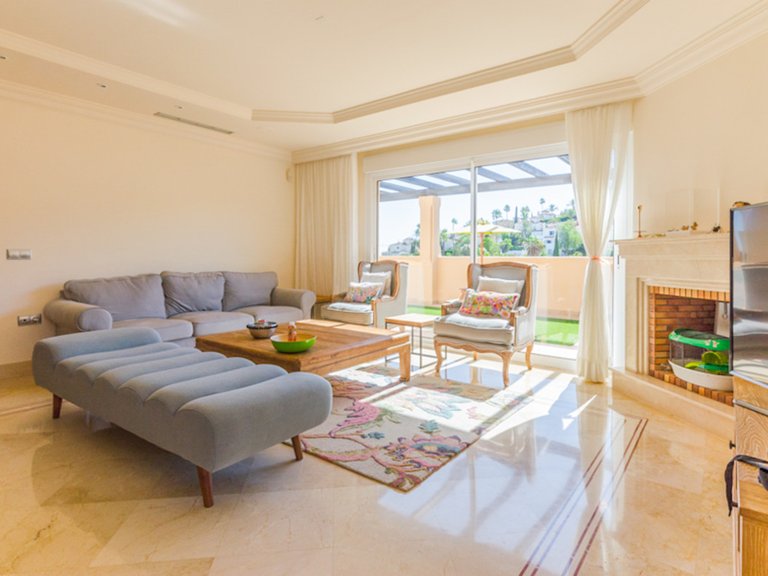 Apartment for Sale in Nueva Andalucía, Malaga 9