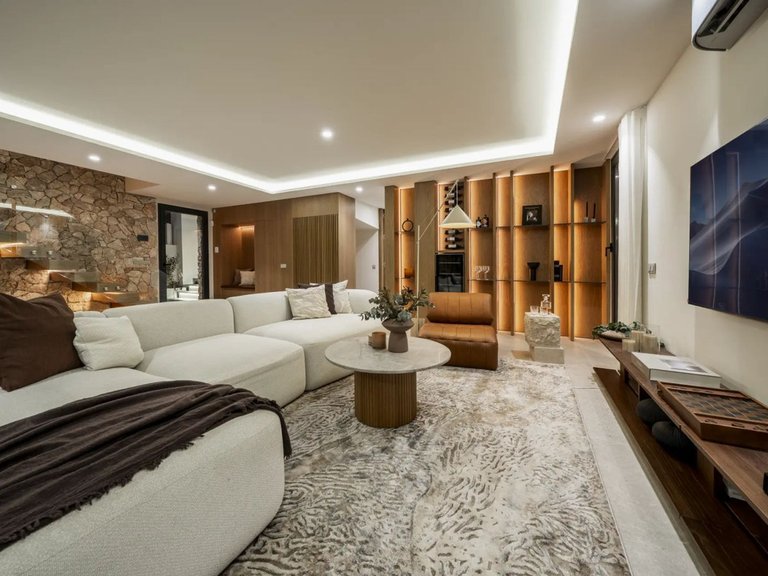 Villa for Sale in Nueva Andalucía, Malaga 2