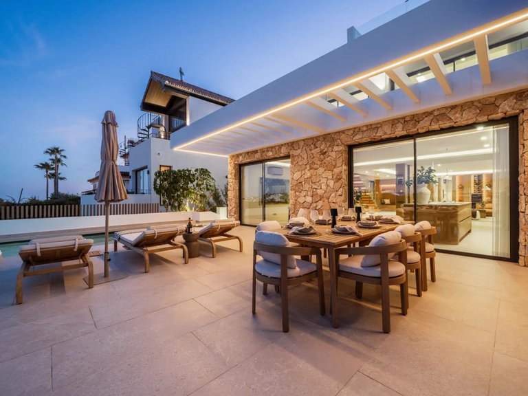 Villa for Sale in Nueva Andalucía, Malaga 26