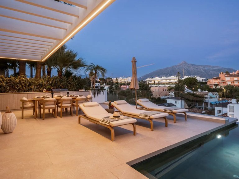 Villa for Sale in Nueva Andalucía, Malaga 27