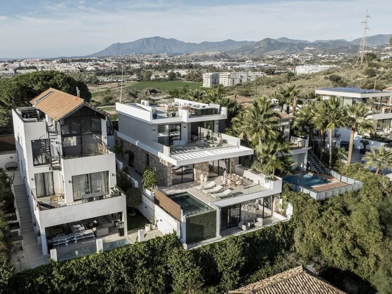 Villa for Sale in Nueva Andalucía, Malaga 29