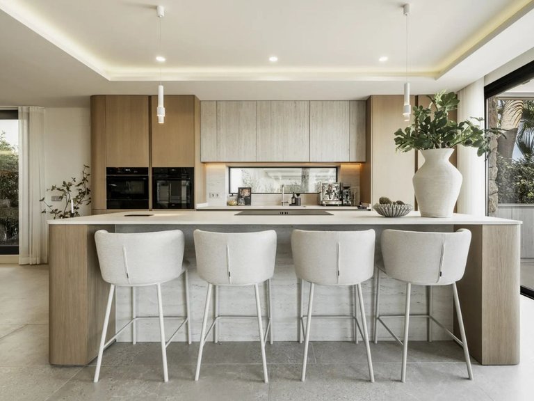 Villa for Sale in Nueva Andalucía, Malaga 5