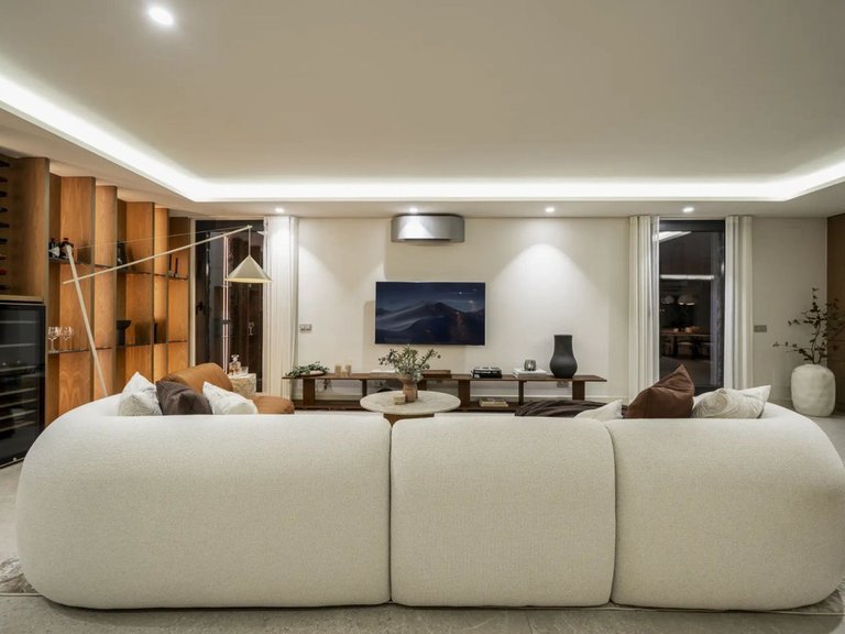 Villa for Sale in Nueva Andalucía, Malaga 9