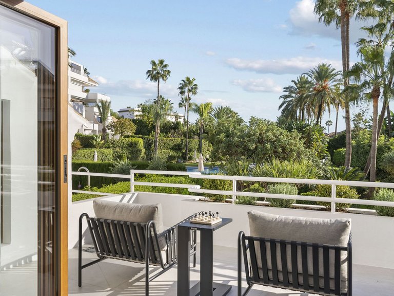 Apartment for Sale in Nueva Andalucía, Malaga 17