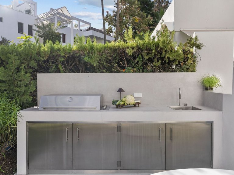 Apartment for Sale in Nueva Andalucía, Malaga 18