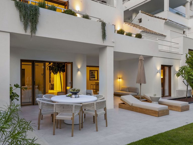 Apartment for Sale in Nueva Andalucía, Malaga 20