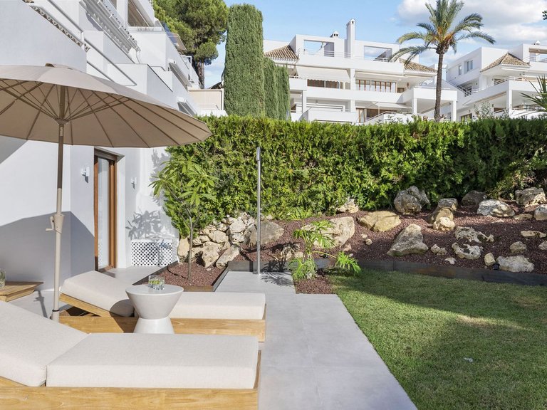 Apartment for Sale in Nueva Andalucía, Malaga 21