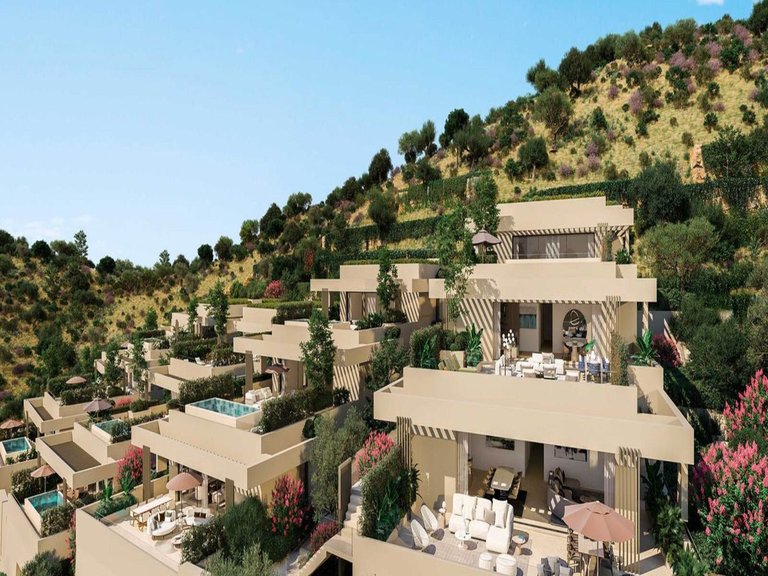 Town House for Sale in Nueva Andalucía, Malaga 11